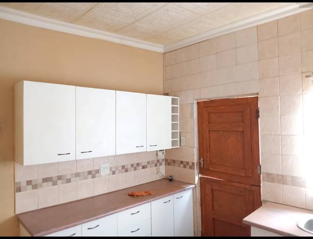 3 BEDROOM HOUSE FOR SALE IN EVATON WEST